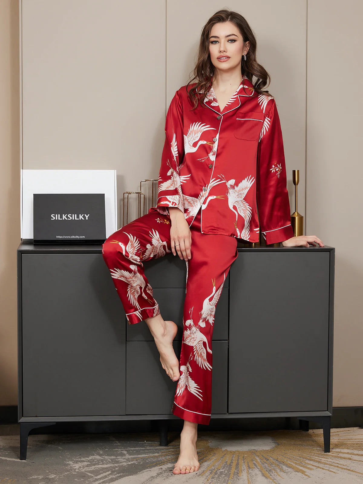 Dark Red Swan Pattern Printed Pure Silk Pajamas Set